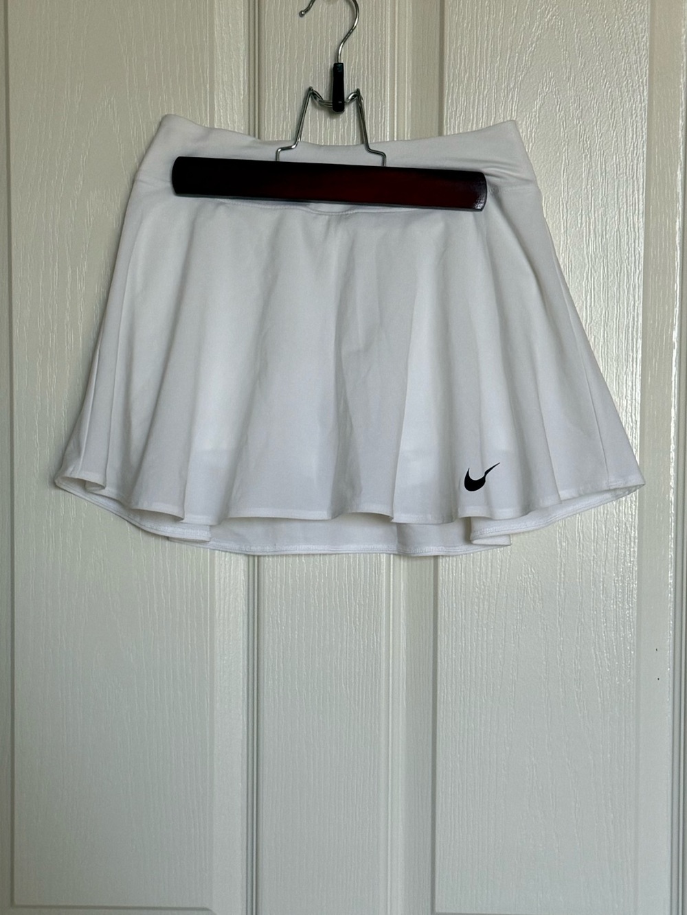 Nike : White Flared Skater Tennis Skirt with Black Swoosh - Size S